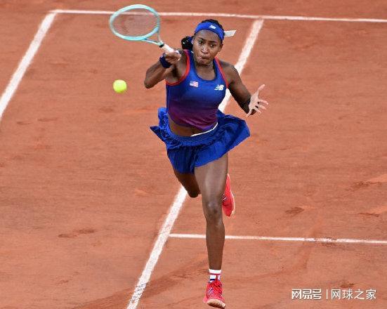 多方面的 多方面的